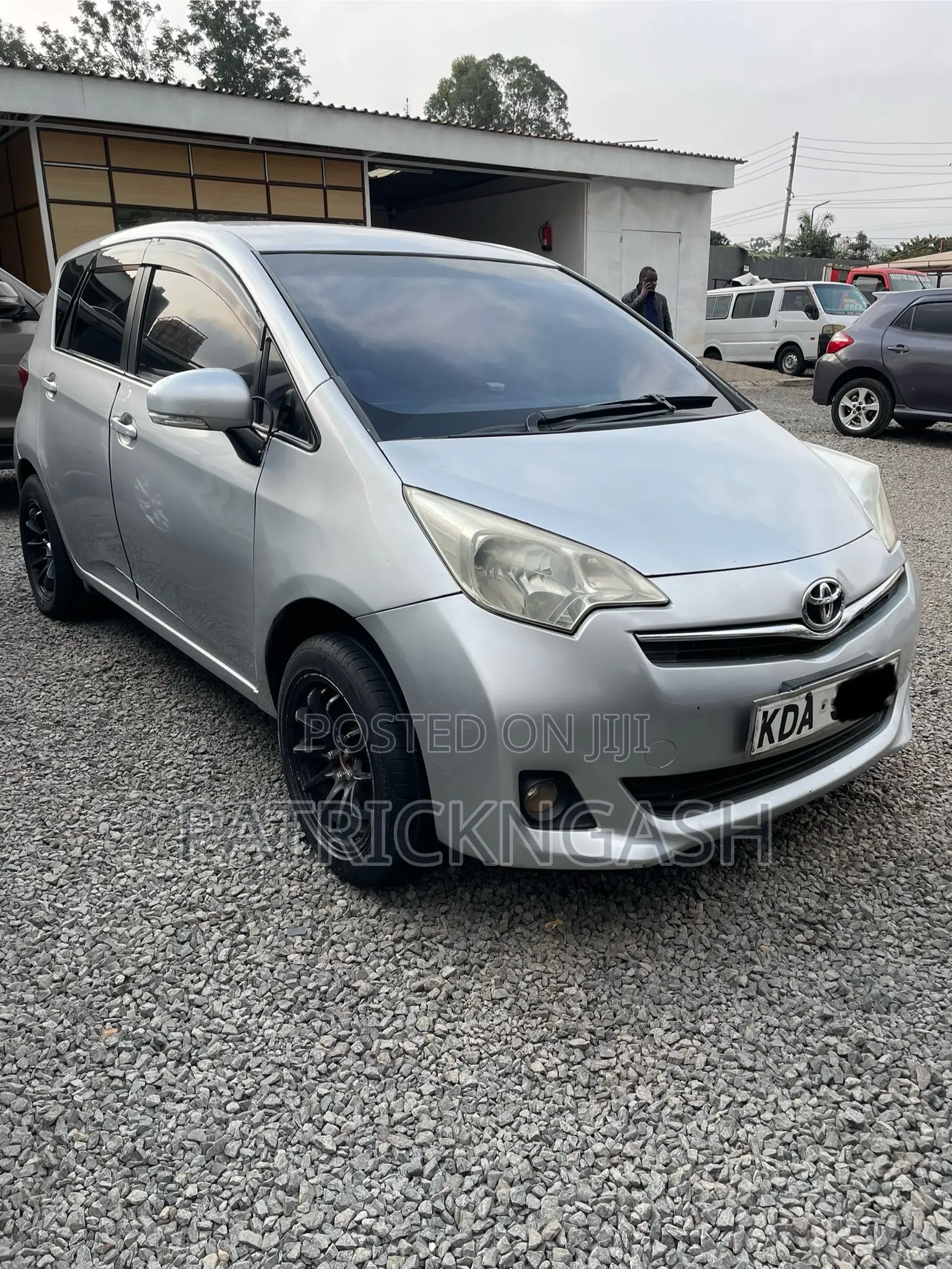 Toyota Ractis 2014 Silver