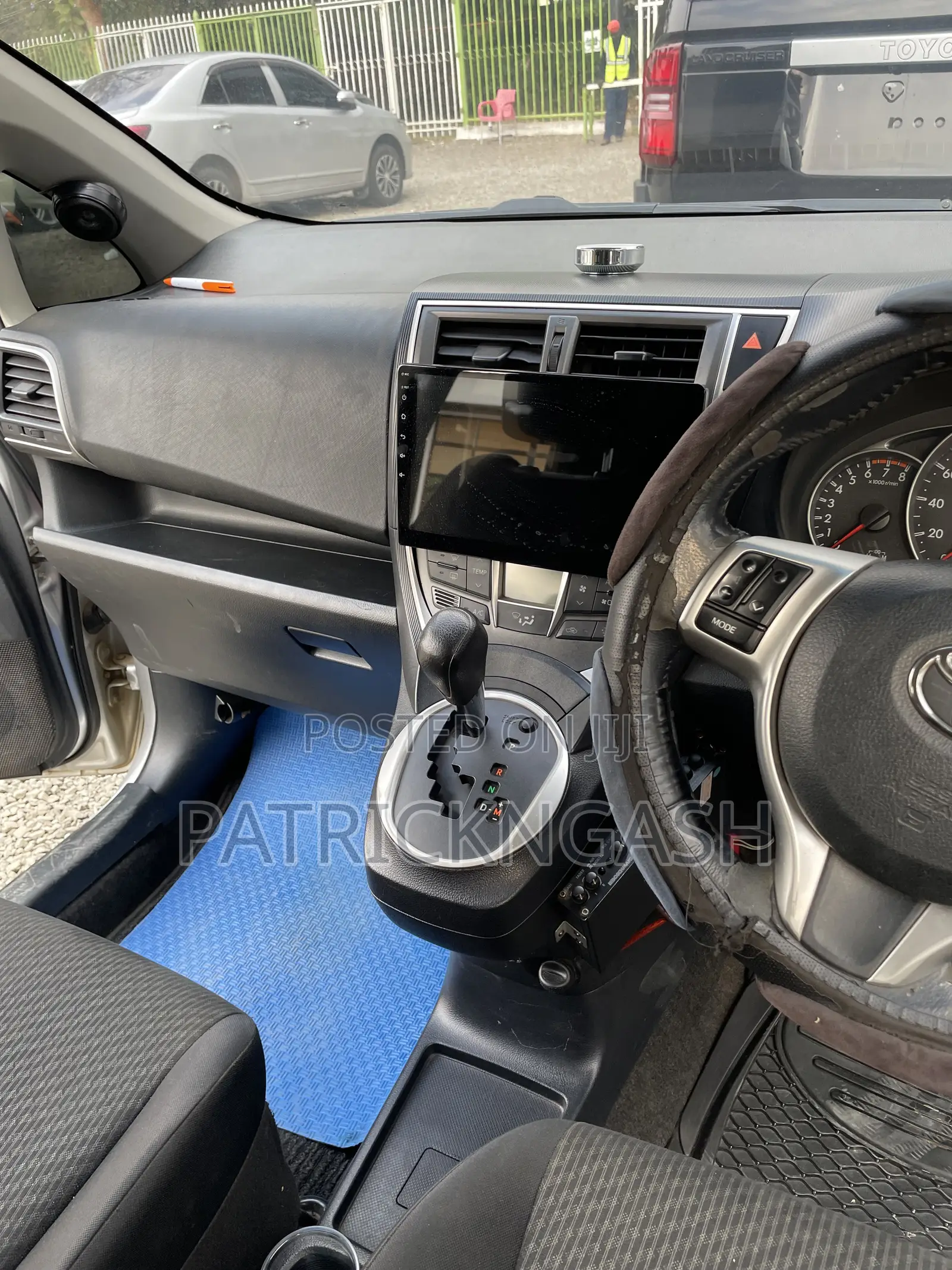 Toyota Ractis 2014 Silver