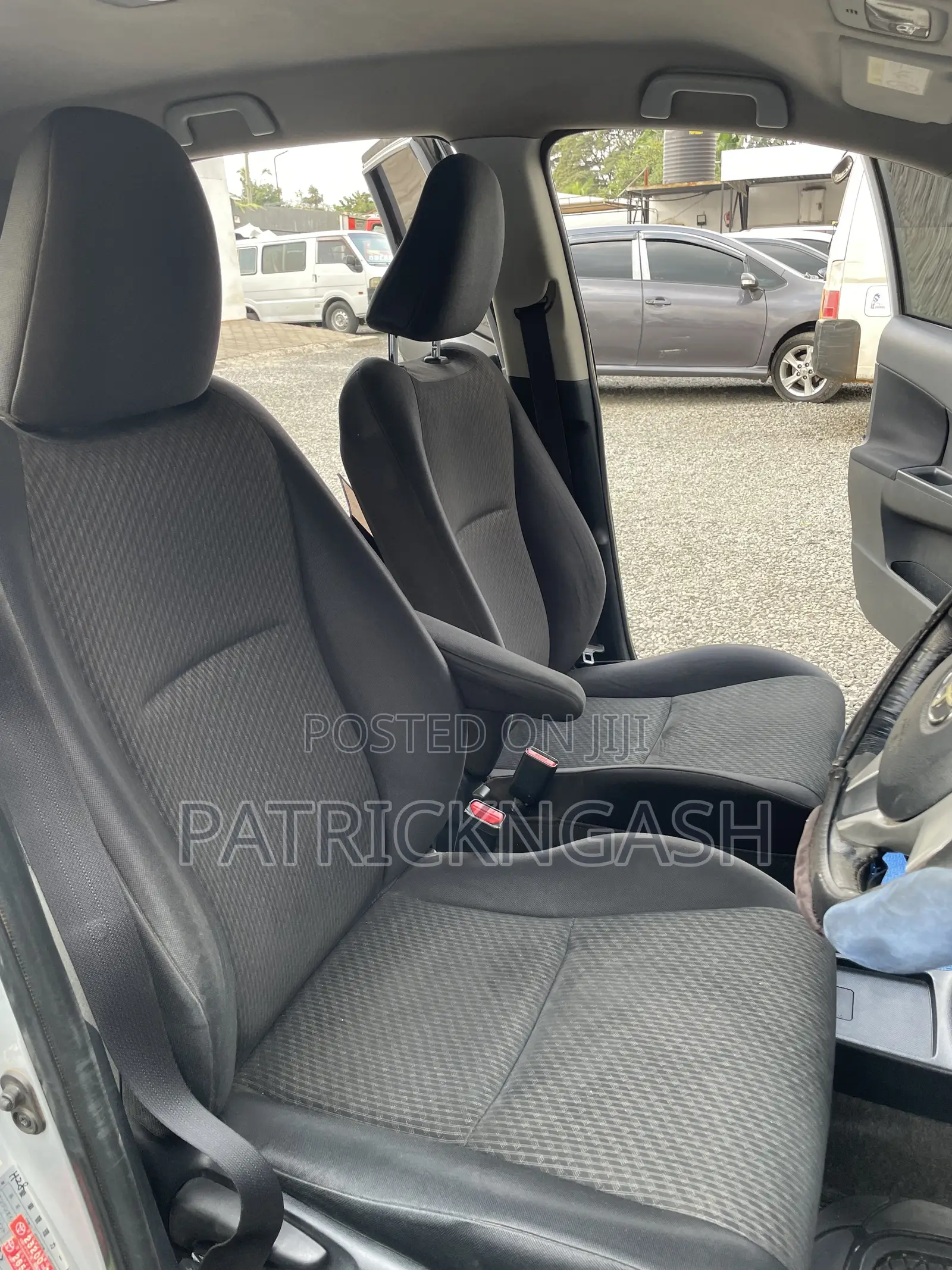Toyota Ractis 2014 Silver
