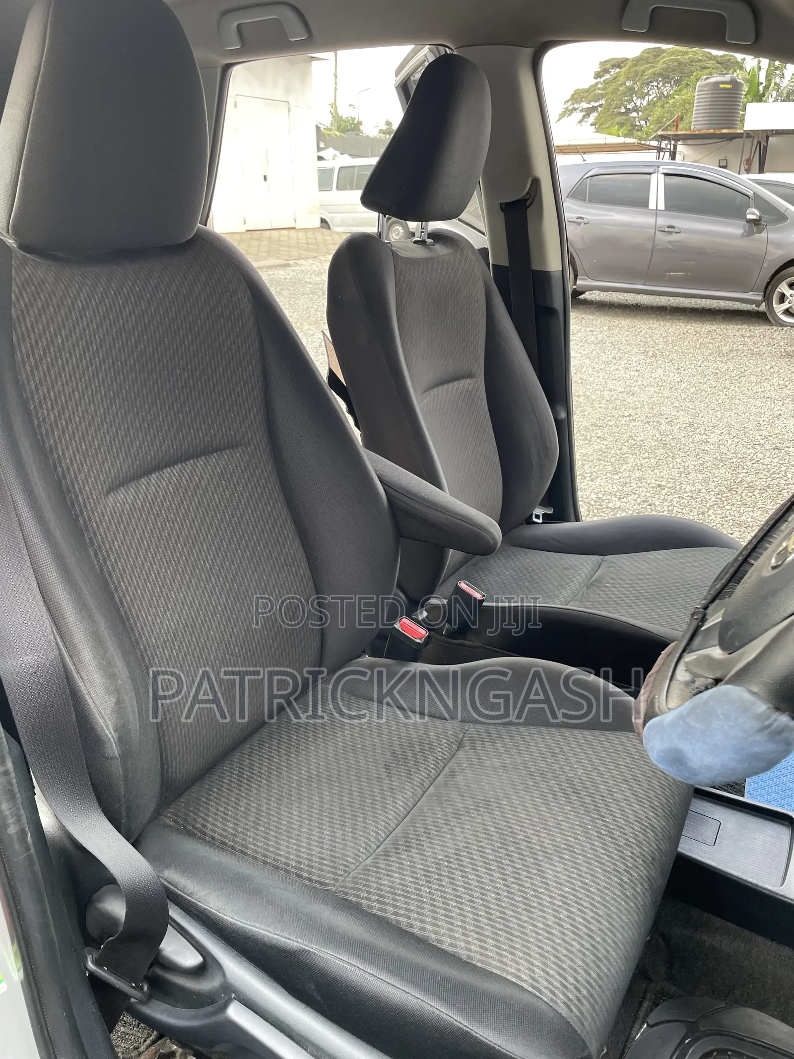 Toyota Ractis 2014 Silver