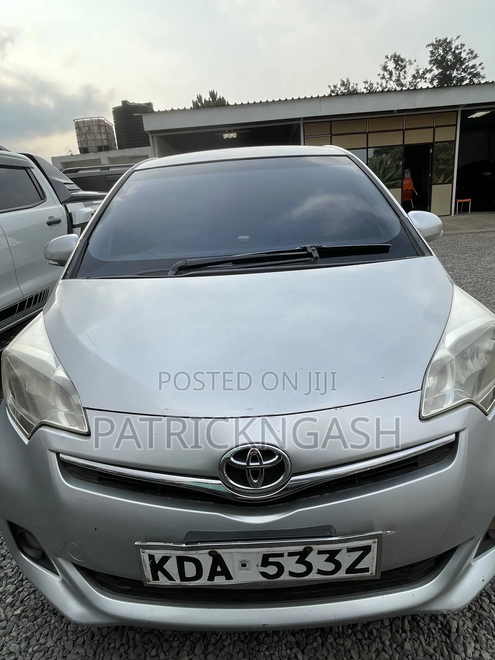 Toyota Ractis 2014 Silver