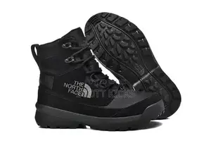 The North Face Chilkat v Cognito Waterproof Hiking Boots
