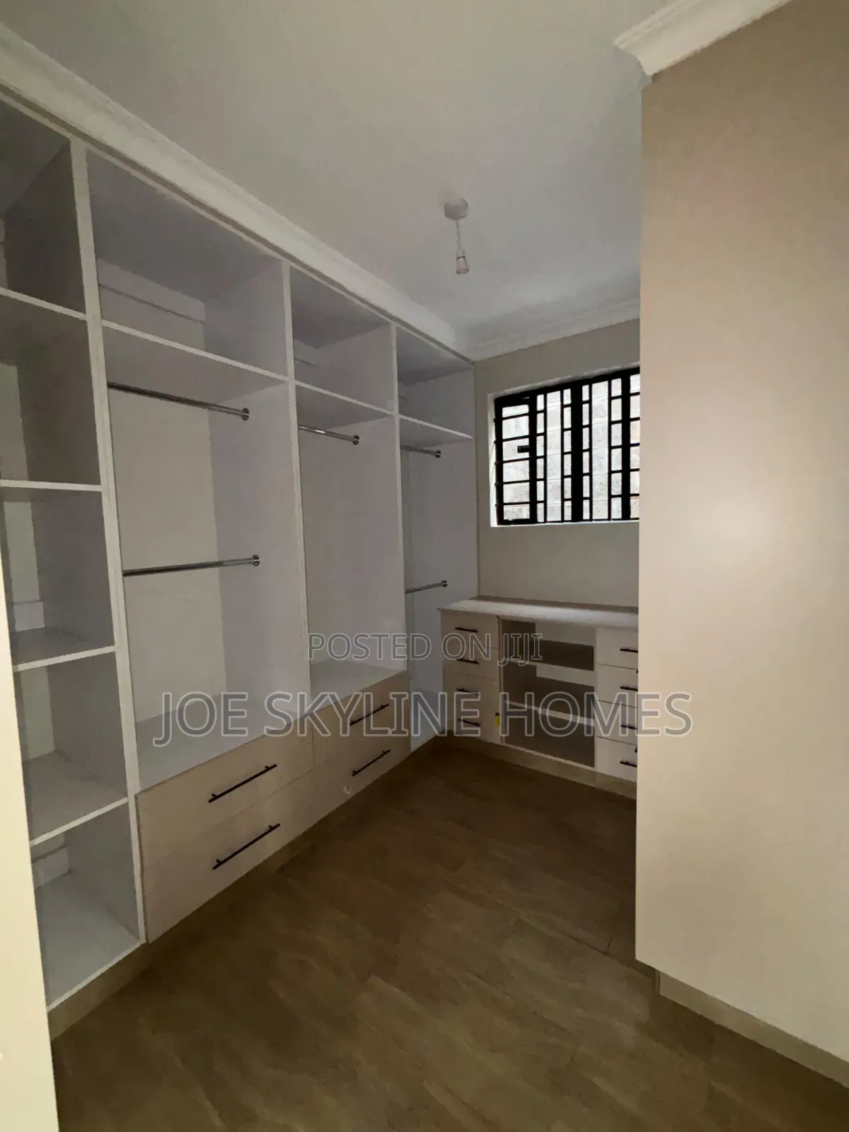 6bdrm Mansion in Ruaka for rent