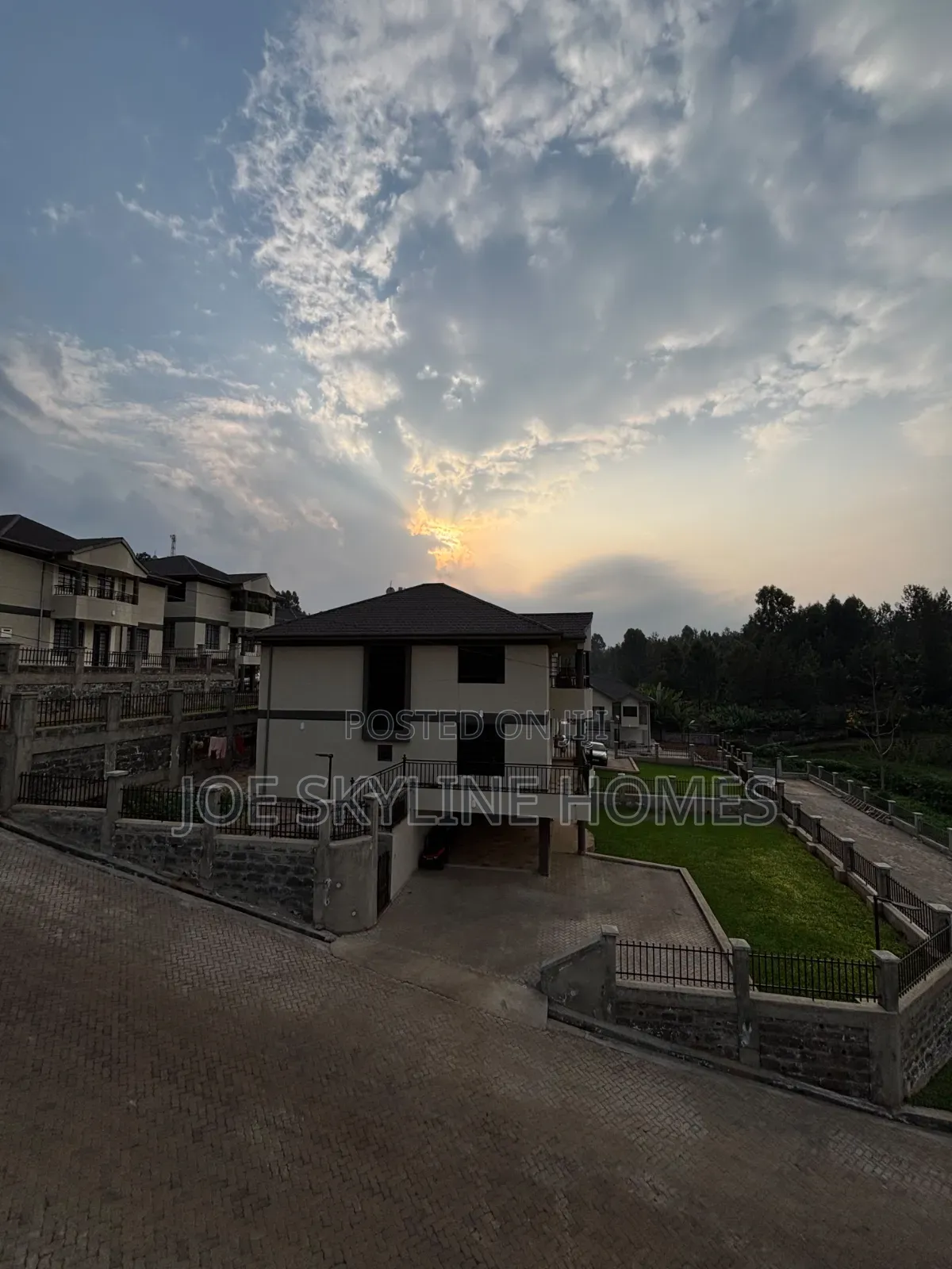 6bdrm Mansion in Ruaka for rent