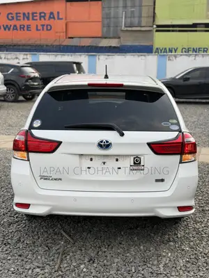 Toyota Corolla Fielder 1.5 Hybrid FWD 2020 White