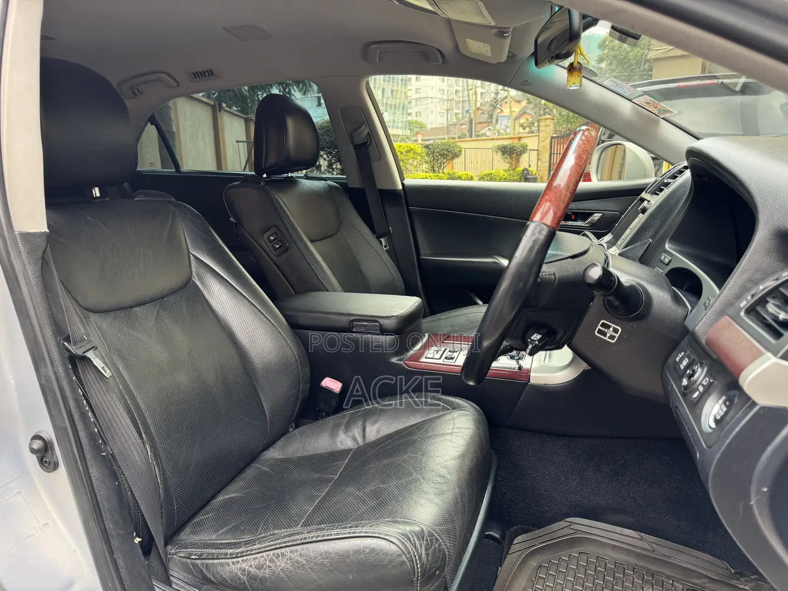 Toyota Crown Majesta 2012
