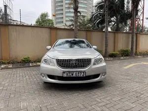Toyota Crown Majesta 2012