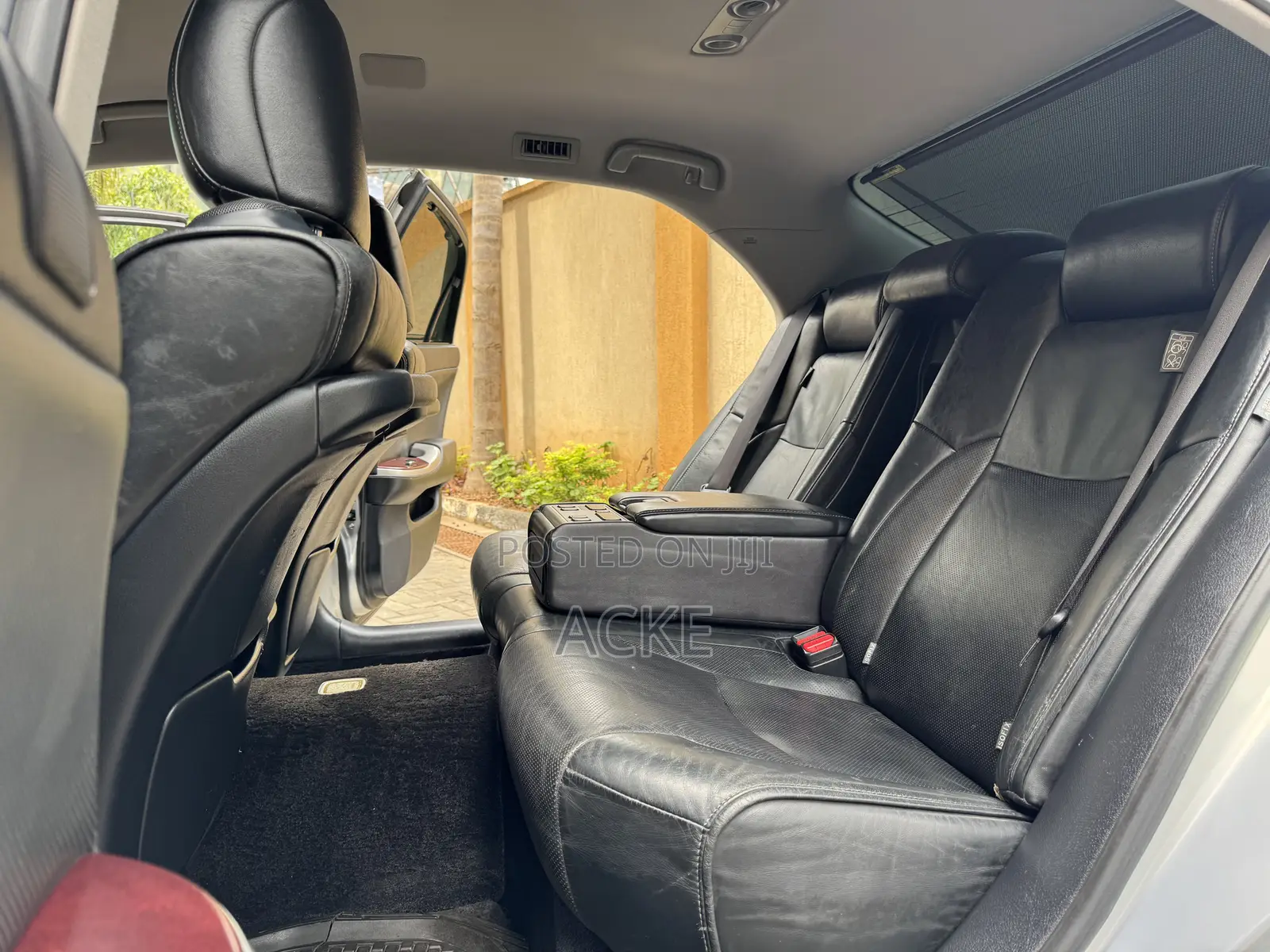 Toyota Crown Majesta 2012