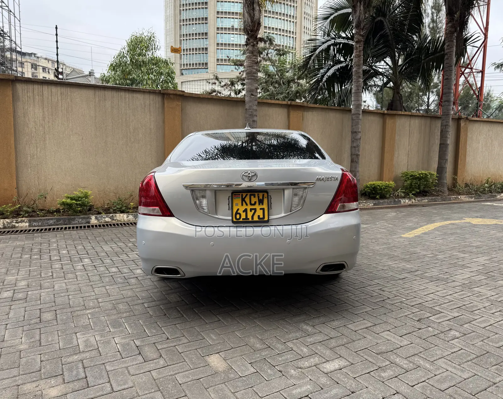 Toyota Crown Majesta 2012