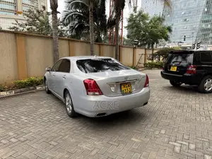 Toyota Crown Majesta 2012
