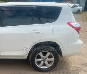 Toyota Vanguard 2008 White