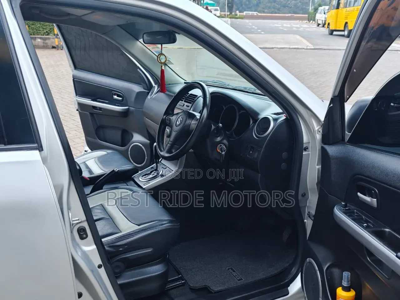 Suzuki Grand Vitara 2012 Silver