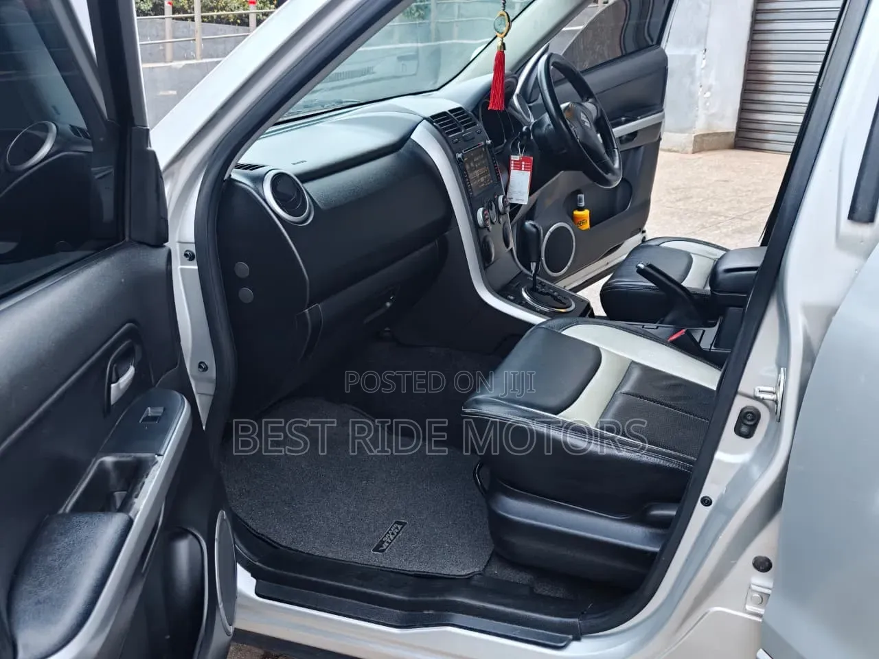 Suzuki Grand Vitara 2012 Silver