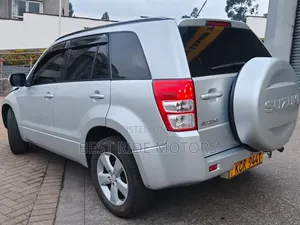 Suzuki Grand Vitara 2012 Silver