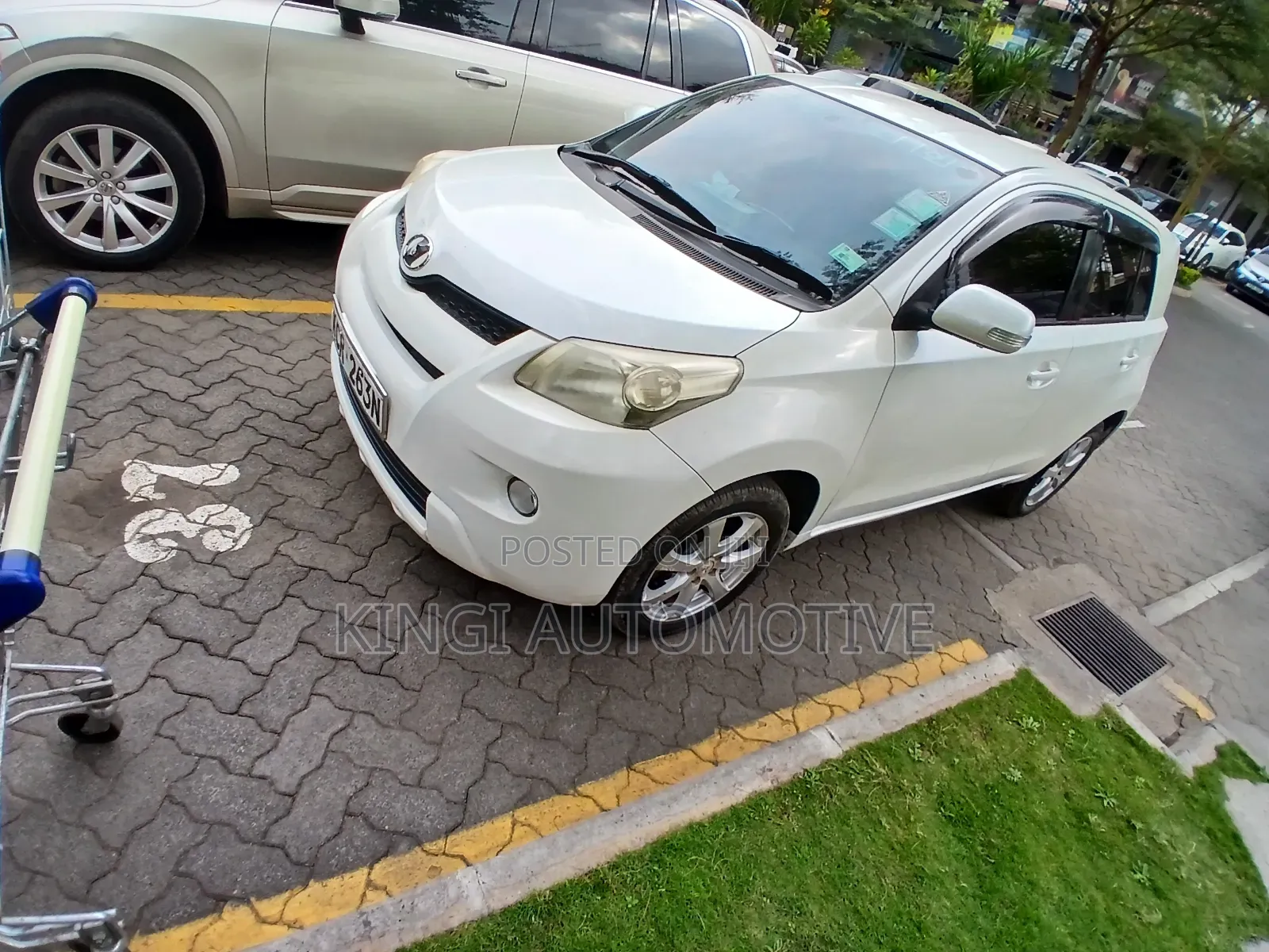 Toyota IST 2012 White