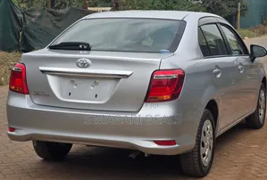 Toyota Axio 2020 Silver