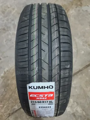 215 /60 R17 Kumho Tyres 100v Xl Escta Hs52