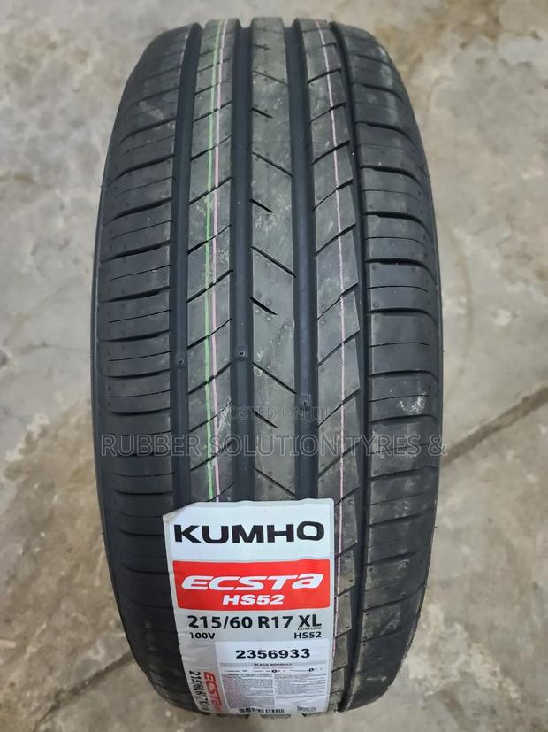 215 /60 R17 Kumho Tyres 100v Xl Escta Hs52