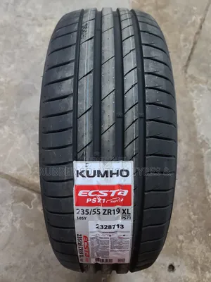 235 /55 R19 Kumho Tyres 105y Xl Escta Ps71
