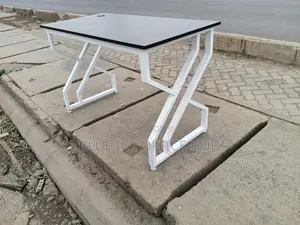 Standard Office Metallic Table