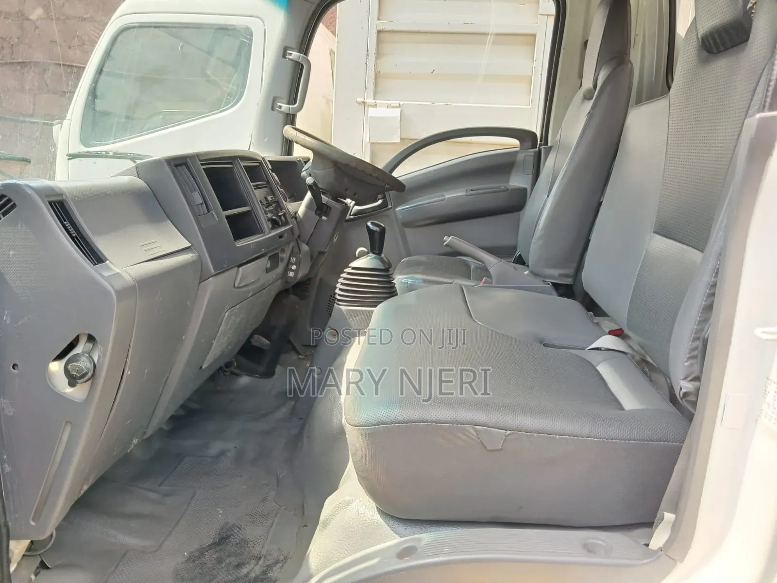 Iisuzu NMR Truck,2021 White