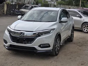 Honda Vezel 1.5 2WD 172 hp 2019 White