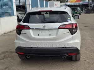 Honda Vezel 1.5 2WD 172 hp 2019 White