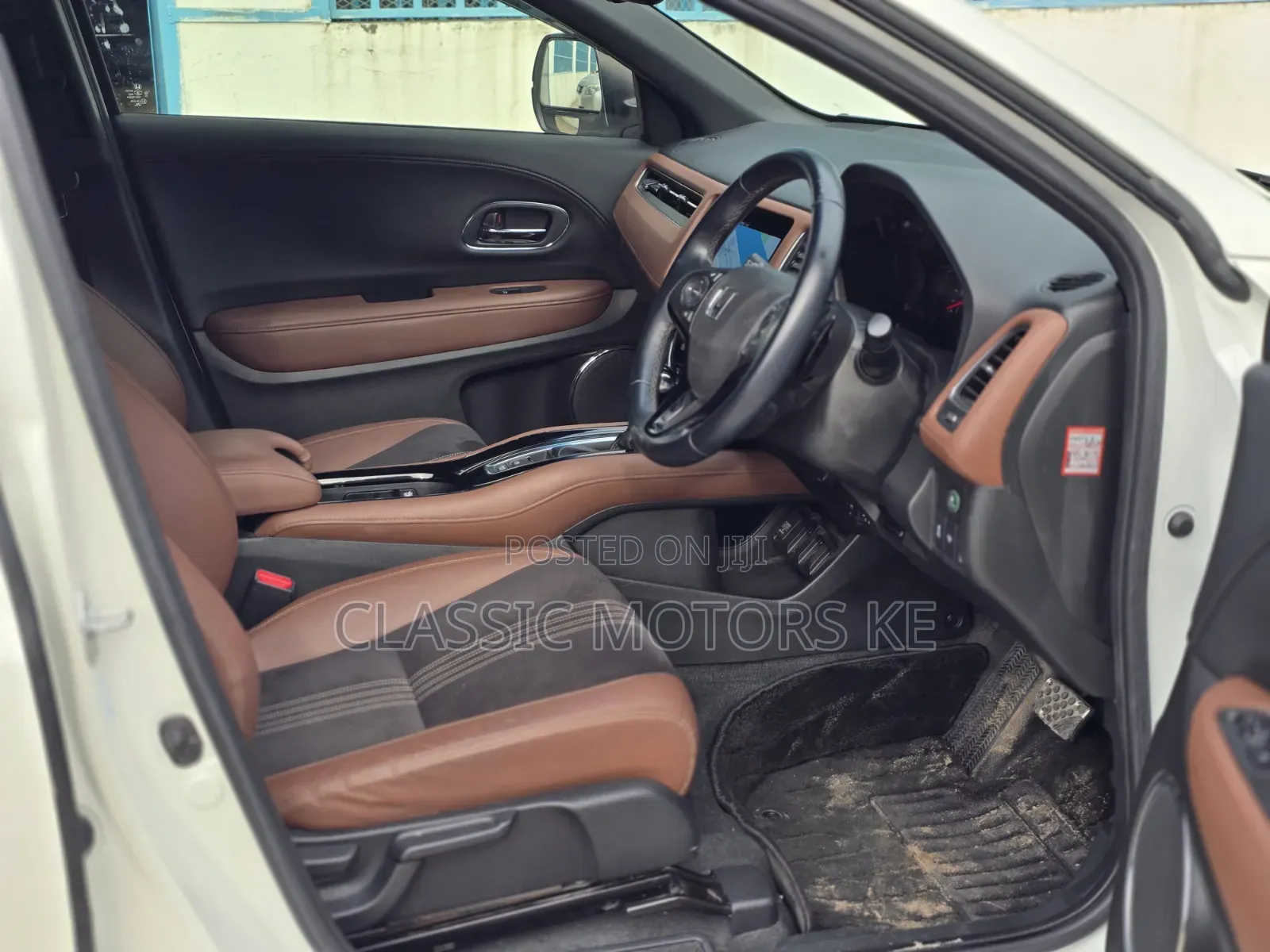 Honda Vezel 1.5 2WD 172 hp 2019 White