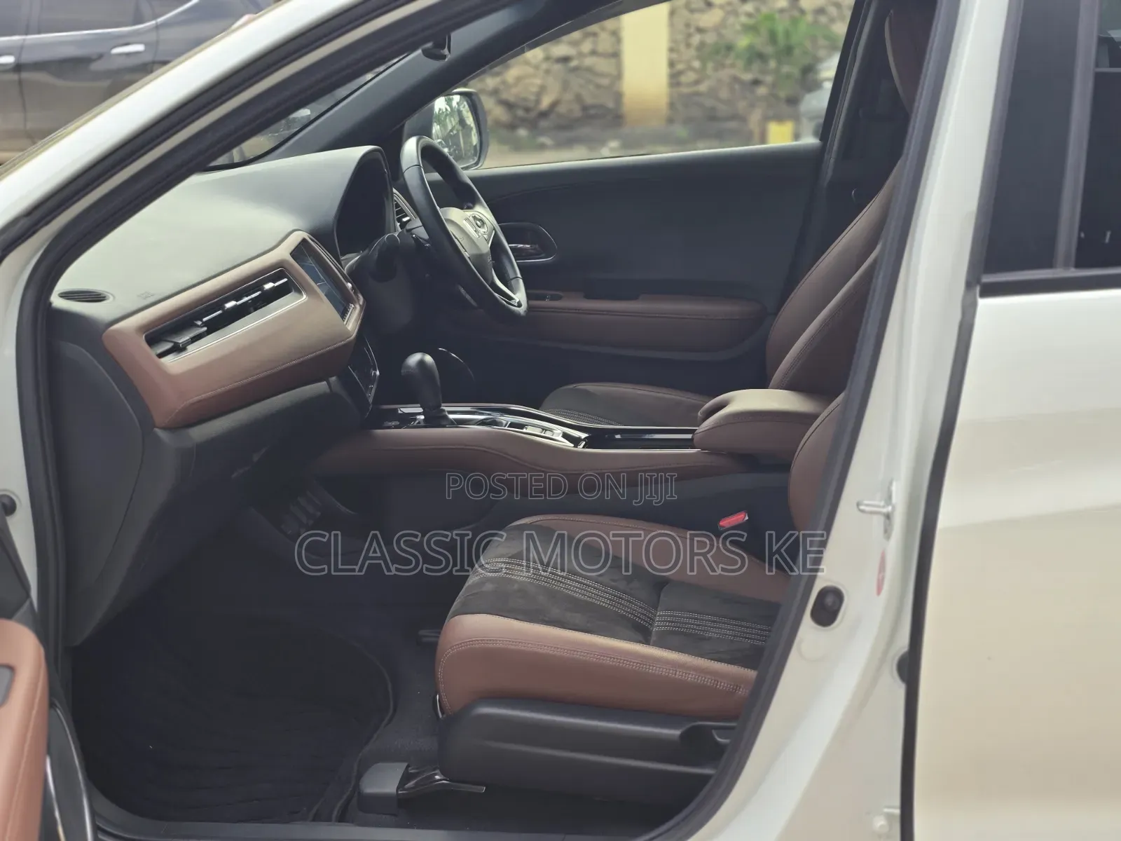Honda Vezel 1.5 2WD 172 hp 2019 White