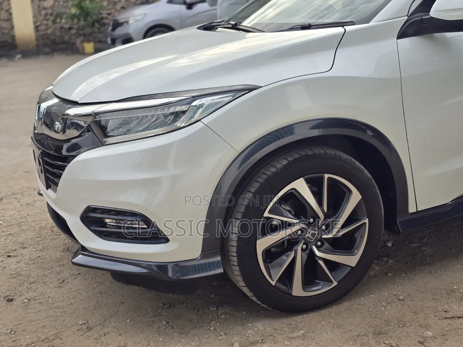 Honda Vezel 1.5 2WD 172 hp 2019 White