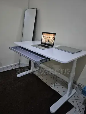 Manual 1.2m Adjustable Table
