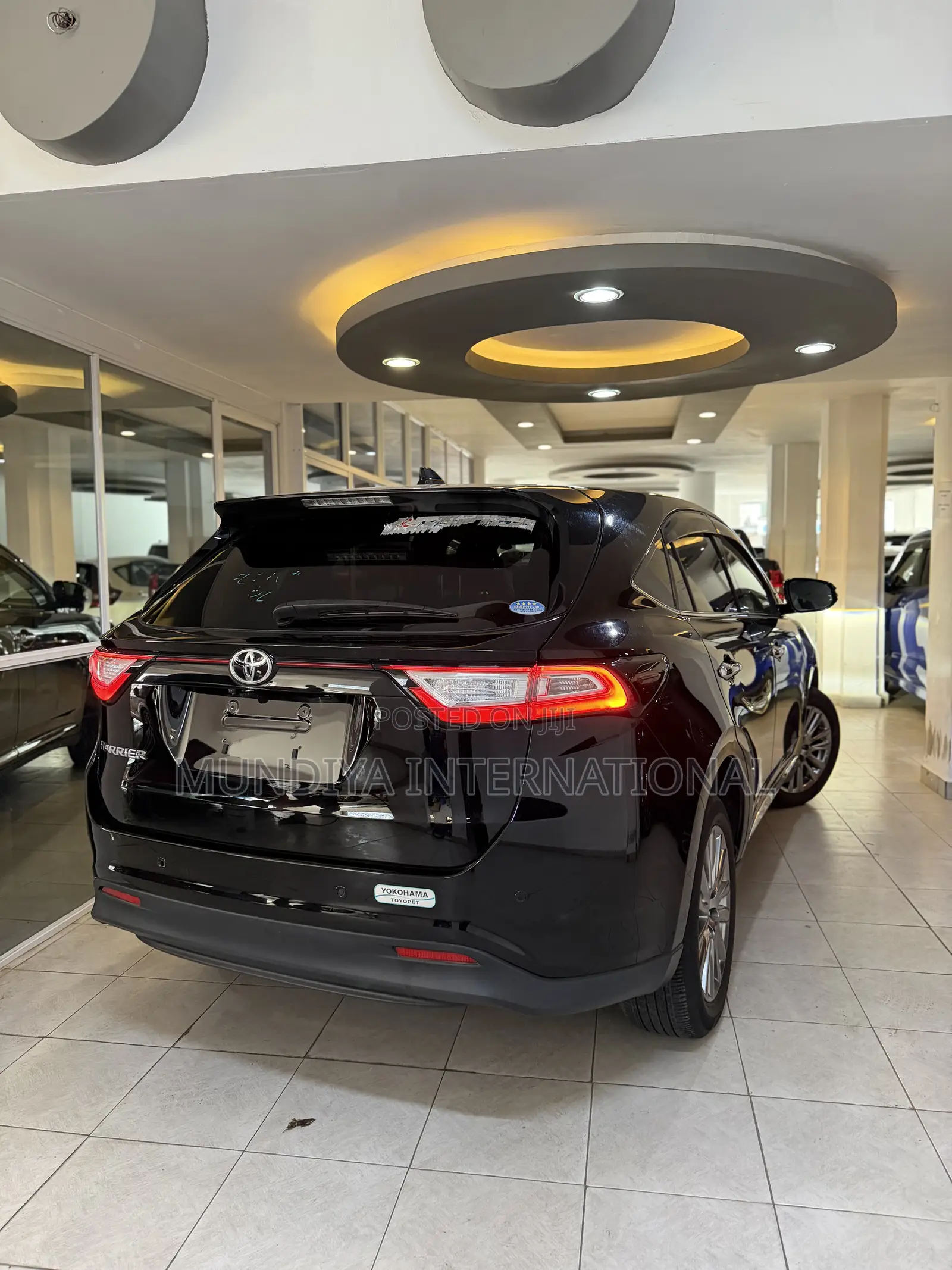 Toyota Harrier 2.0 2020 Black