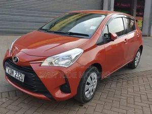 Toyota Vitz 2017 Burgundy