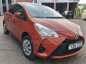 Toyota Vitz 2017 Burgundy
