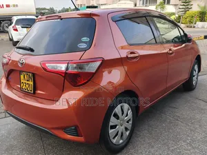 Toyota Vitz 2017 Burgundy
