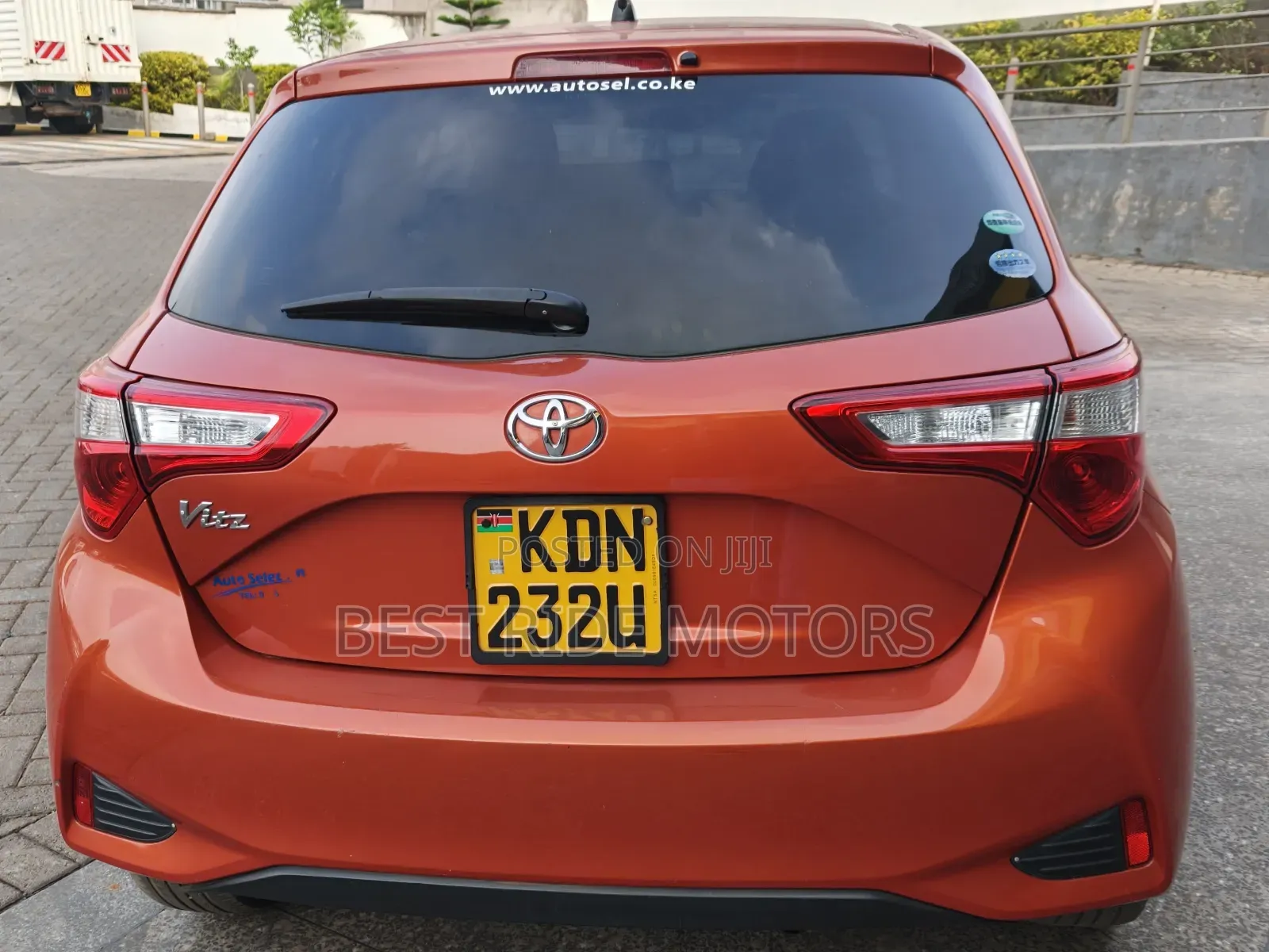 Toyota Vitz 2017 Burgundy
