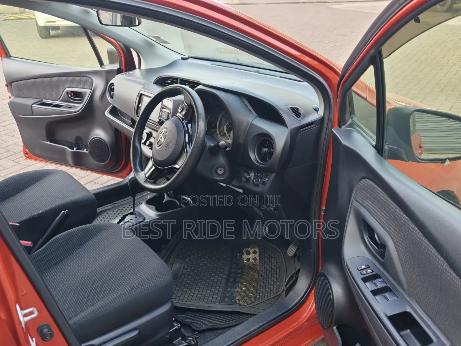 Toyota Vitz 2017 Burgundy