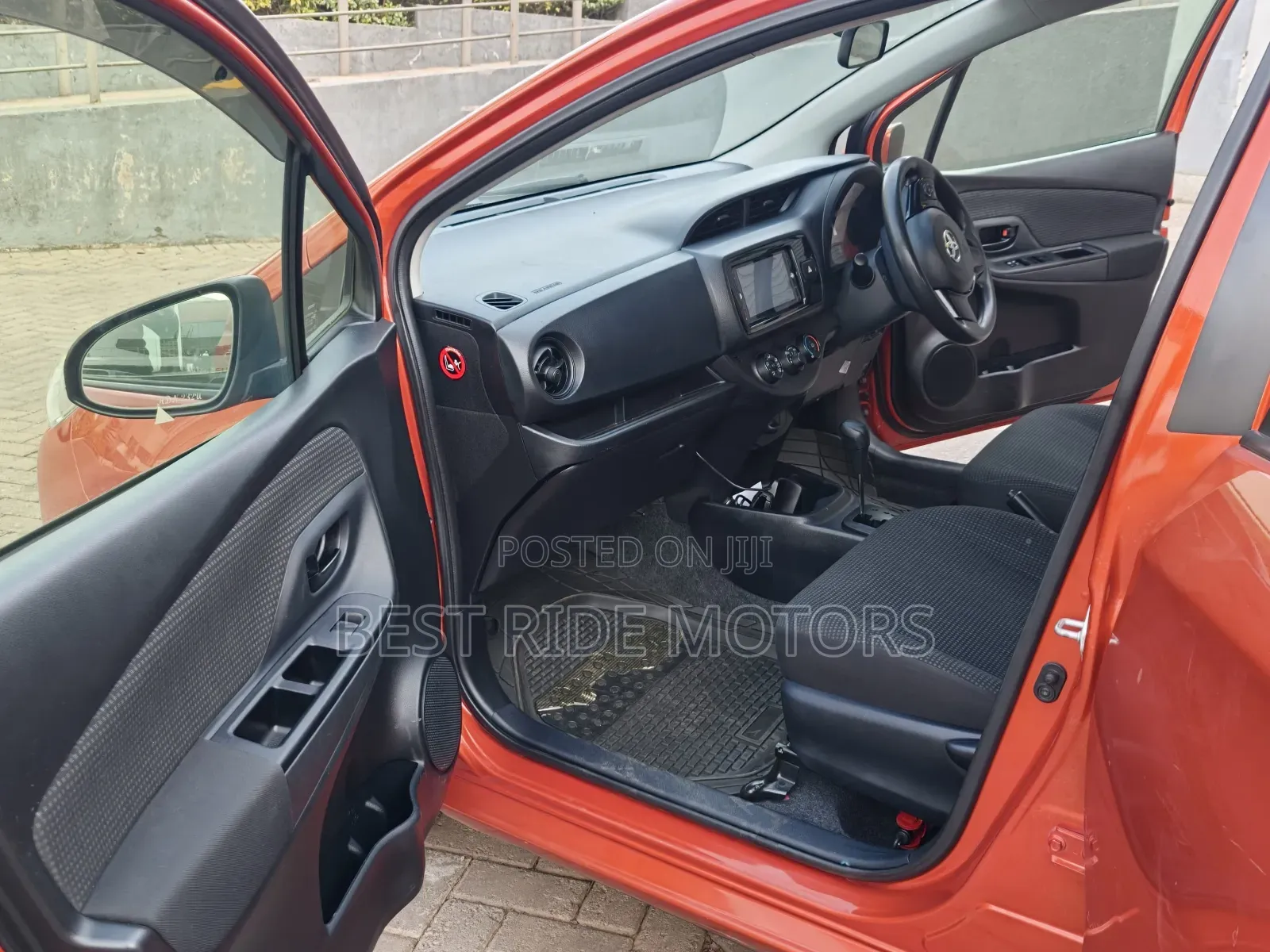 Toyota Vitz 2017 Burgundy