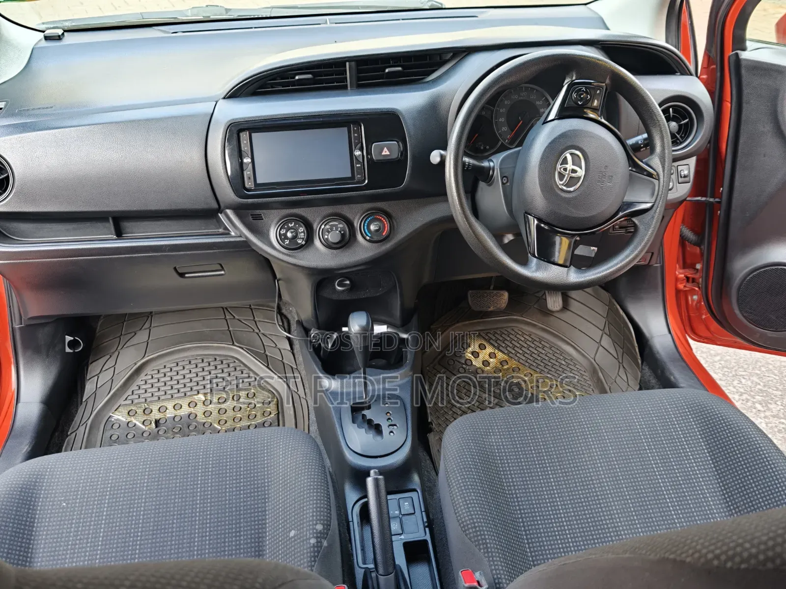 Toyota Vitz 2017 Burgundy