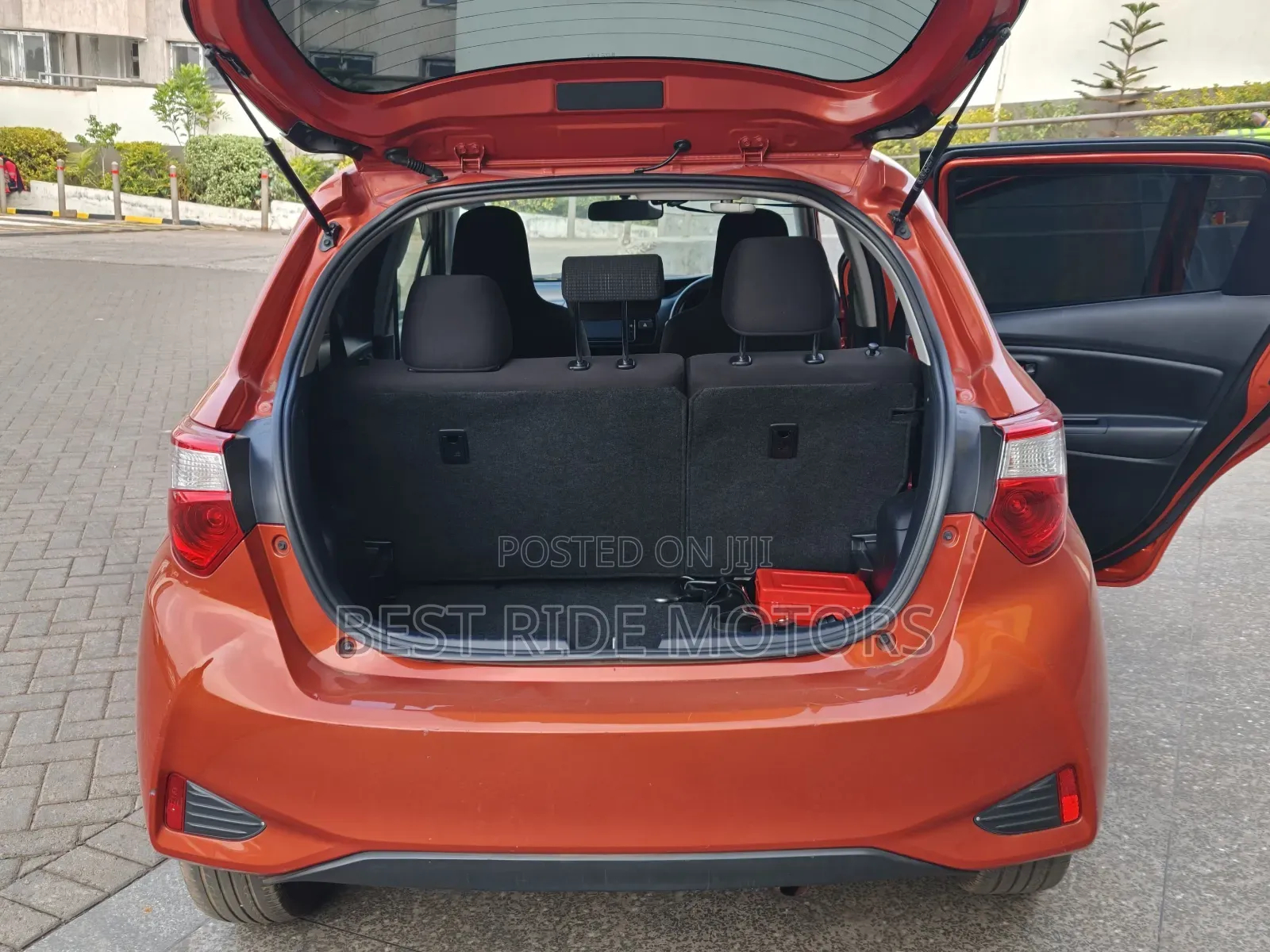 Toyota Vitz 2017 Burgundy