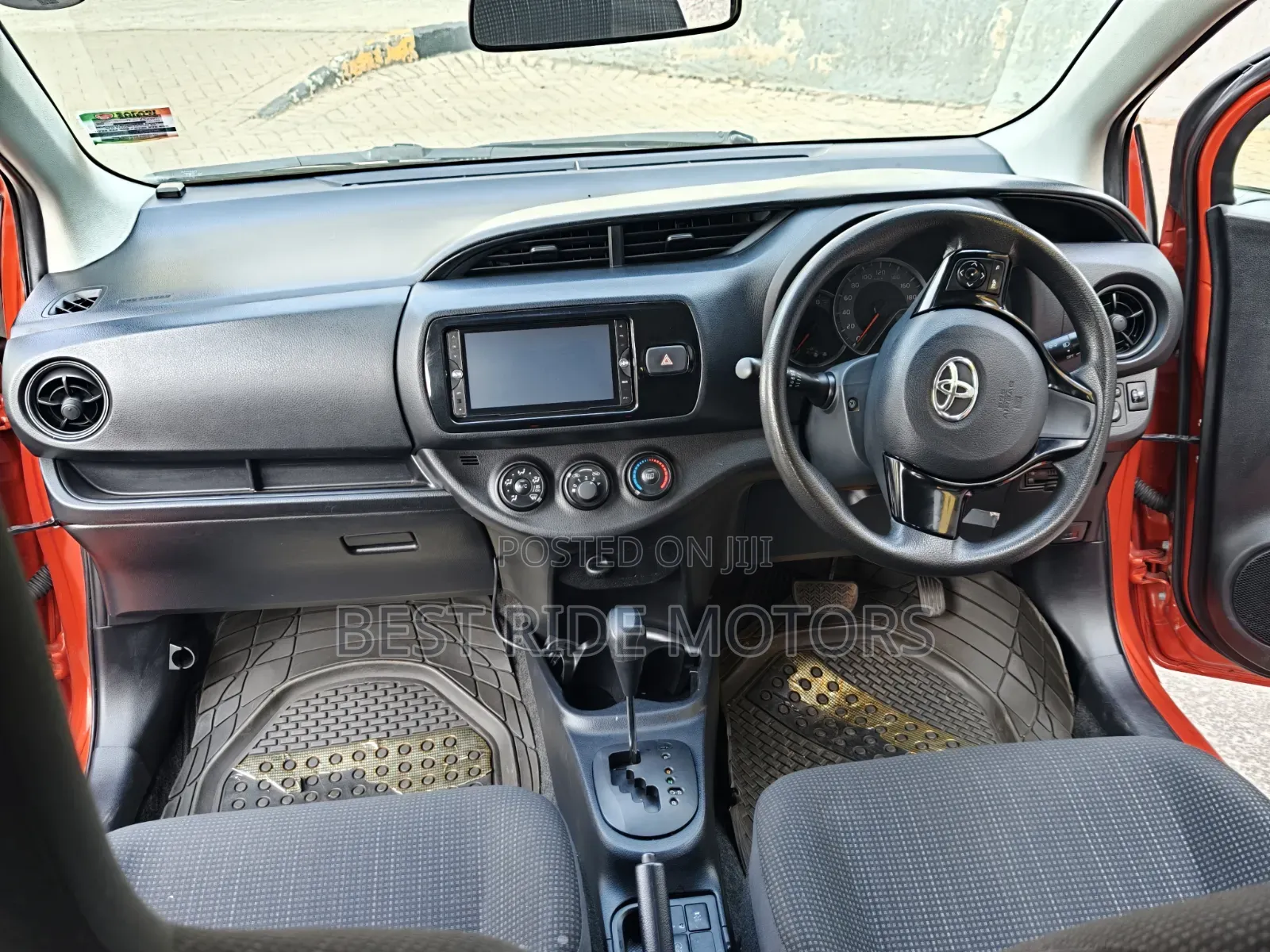 Toyota Vitz 2017 Burgundy