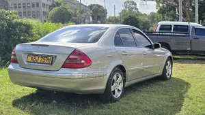 Mercedes-Benz E200 2003 Beige