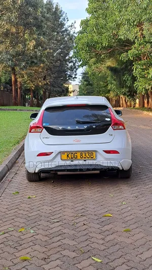 Volvo V40 2015 White