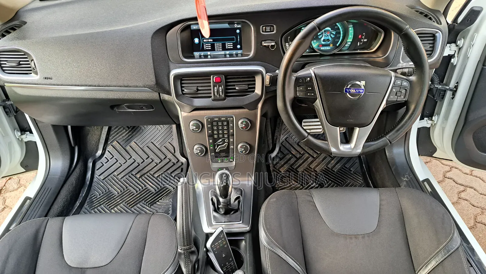 Volvo V40 2015 White