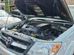 Toyota Hilux 2007 Silver