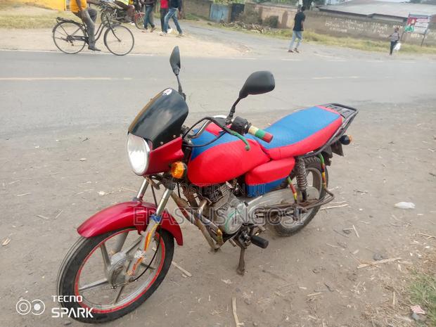Bajaj Boxer 150 UG 2023 Red