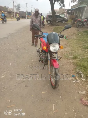 Bajaj Boxer 150 UG 2023 Red