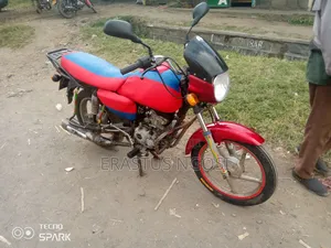 Bajaj Boxer 150 UG 2023 Red