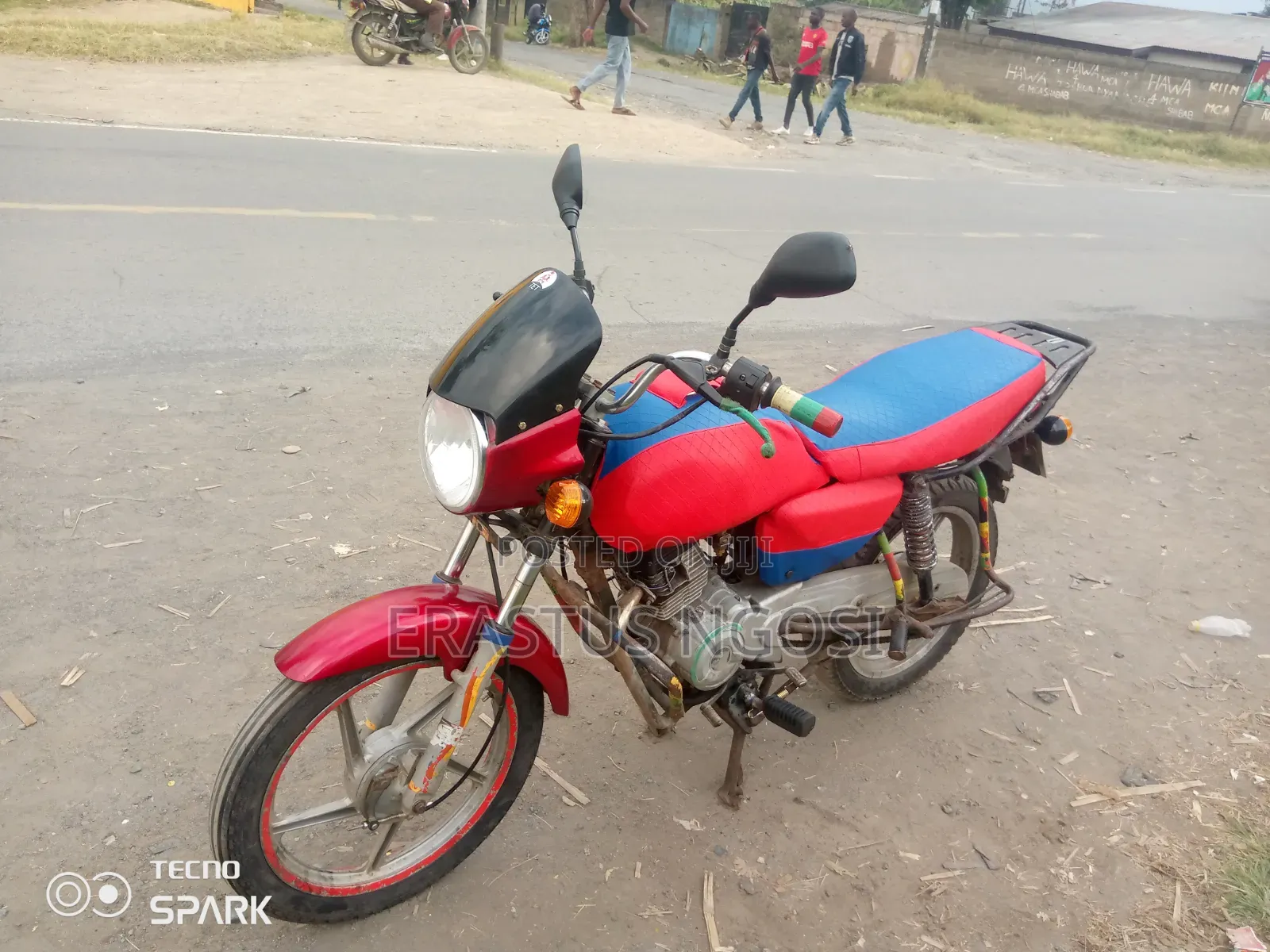 Bajaj Boxer 150 UG 2023 Red