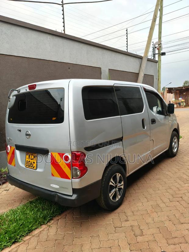 Nissan NV200 2010 Grey - thumbnail 7